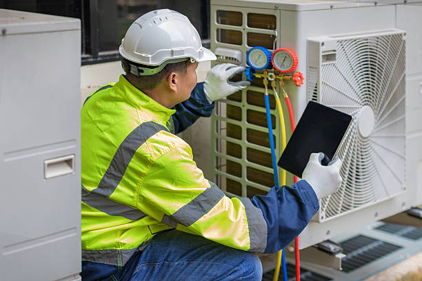 Professional Hvac technician working in Loami, IL